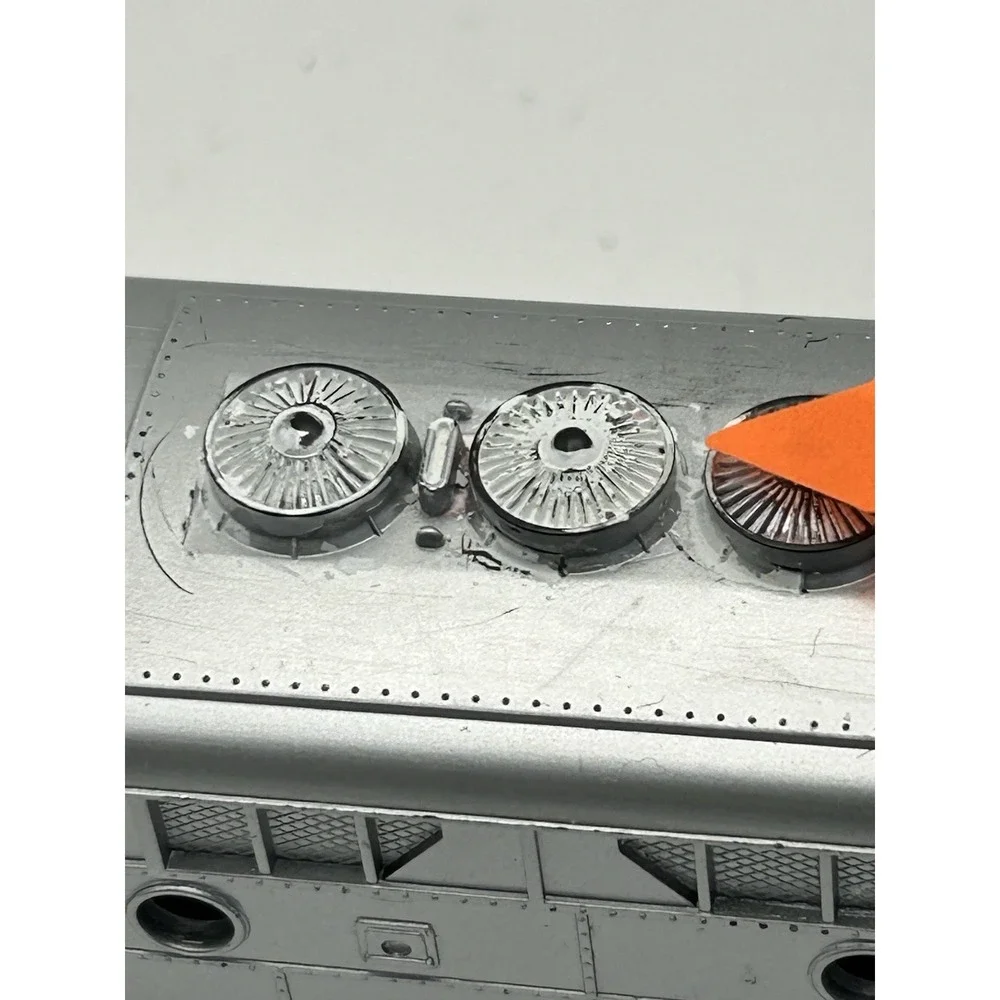 Model Power HO Scale Santa Fe Diesel Locomotive Engine Untested Read: SEE PHOTOS